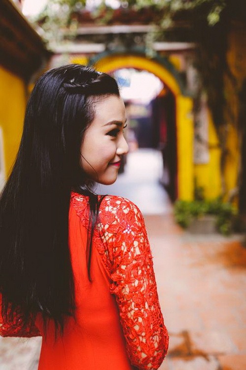 a hau hoang oanh dep rang nguoi tuoi xuan - 14