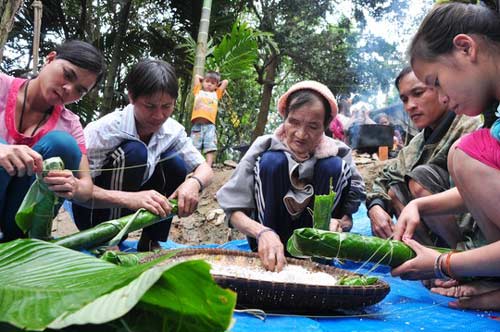 cha con "nguoi rung": khong an tet bang chuot nuong nua! - 1