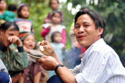 cha con "nguoi rung": khong an tet bang chuot nuong nua! - 4