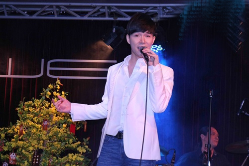 nathan lee, thu minh cung "no phat sung" dau nam moi - 1