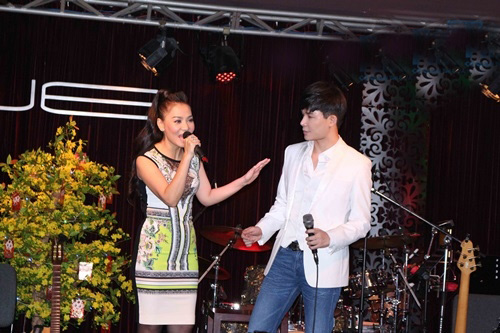 nathan lee, thu minh cung "no phat sung" dau nam moi - 3