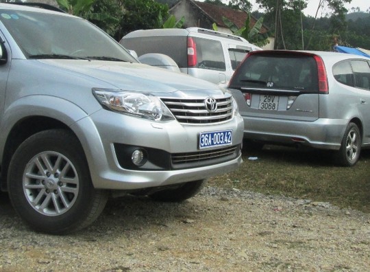 xe bien xanh day o le hoi phu na - 4