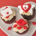Bếp Eva - Trang trí cupcake tình tứ cho Valentine