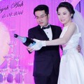 Làng sao - Cô dâu Ngô Quỳnh Anh rạng rỡ trong tiệc cưới