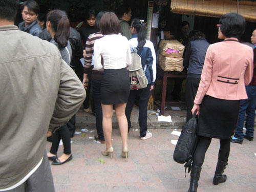 nhuc mat: vay ngan, ao ho di le chua - 9