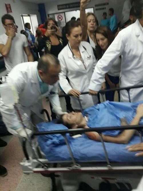 hoa hau venezuela bi ban chet tren pho - 5