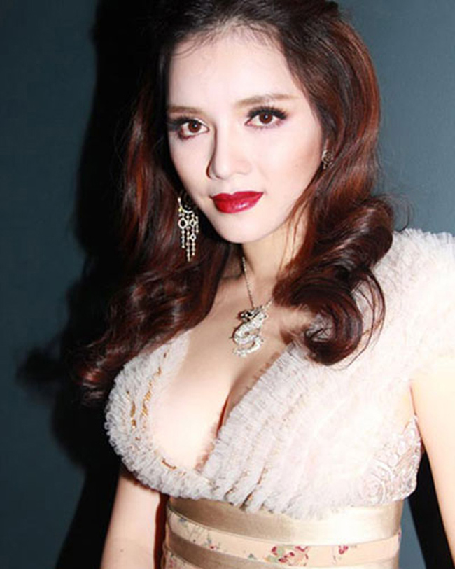 Những pha khốn khổ vì vòng 1 quá to