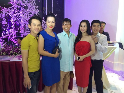 toan canh tiec cuoi cua "cay hai" quoc thuan - 11