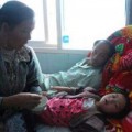 Tin tức - Bé gái 4 tuổi thoát chết thần kỳ trong vụ sập cầu treo