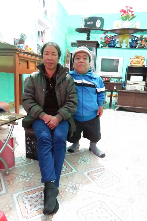 nguoi dan ong 'sieu lun' co 4 vo - 1