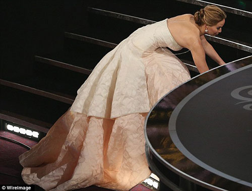jennifer lawrence lai "vo ech" tai oscar 2014 - 4