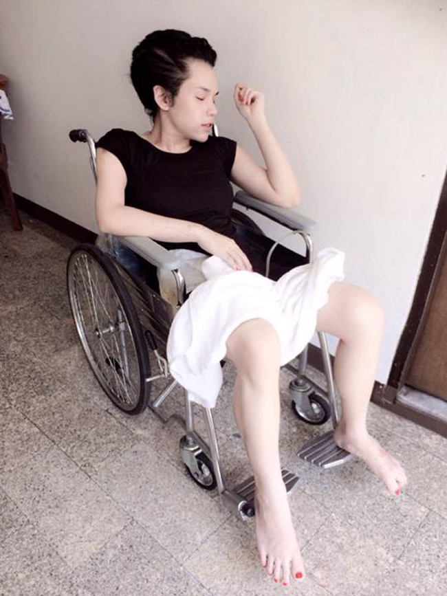 ' Bản sao Hà Hồ ' đăng ảnh chuyển giới đau đớn