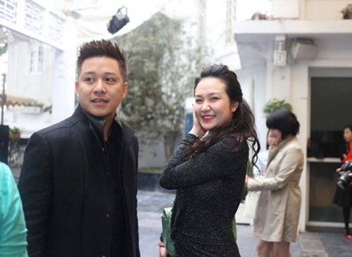 nghi van vo sap cuoi cua tuan hung co bau? - 2