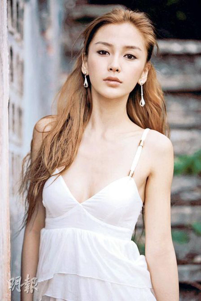 Chiêu sexy của & quot;nữ hoàng dao kéo & quot; xứ Trung