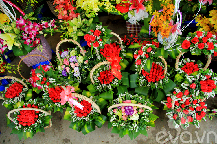 Hoa tặng phái đẹp 8/3 chỉ từ 100 nghìn đồng