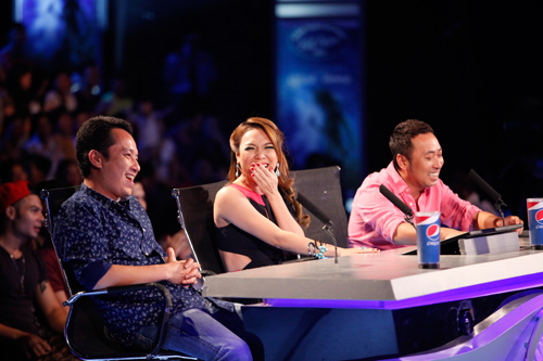 vn idol: nhat thuy tro thanh "con ac mong" - 1