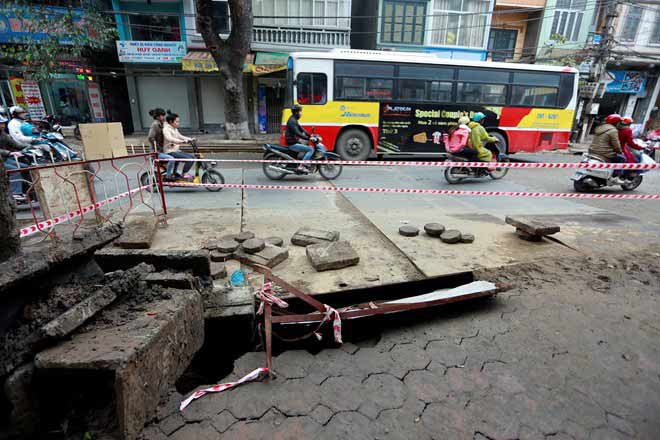 'ho tu than' xuat hien o giua ha noi - 1