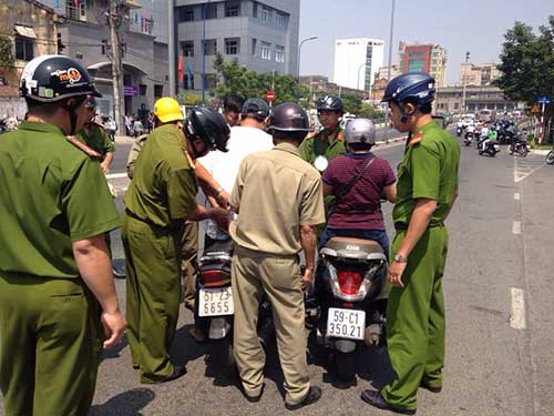 ke cuop giat tui xach mau thanh thuy bi bat the nao? - 1