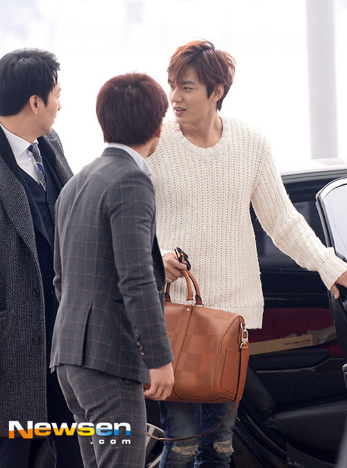 lee min ho toc tai roi bu ra san bay - 2