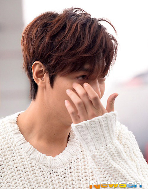 lee min ho toc tai roi bu ra san bay - 3