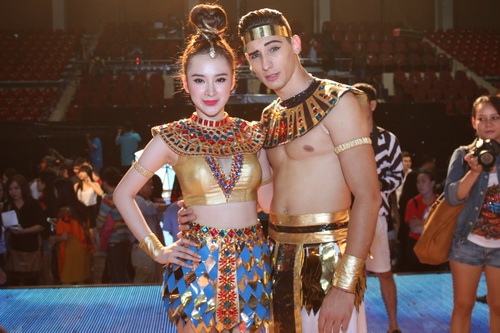 angela phuong trinh gap "su co" khi hoa than nu hoang ai cap - 9