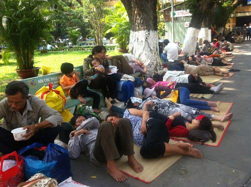 nguoi benh thiet thoi khi chua tri vuot tuyen - 2