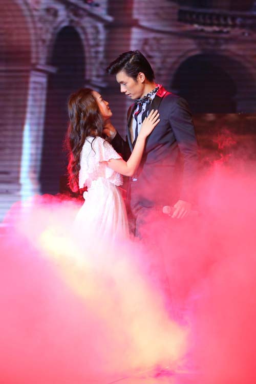 khan gia xuc dong vi bi kich tinh yeu cua van trang - quoc dai - 10