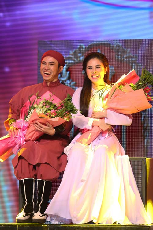khan gia xuc dong vi bi kich tinh yeu cua van trang - quoc dai - 3
