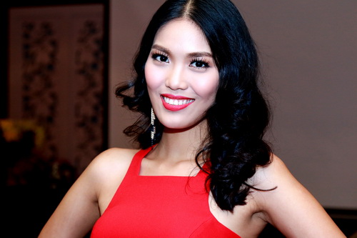 hoa khoi lan khue tai xuat goi cam sau ngay dang quang - 3
