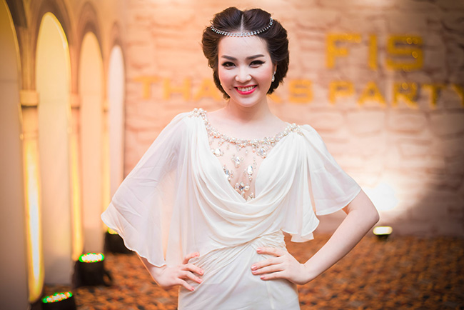 Những nàng á hậu & quot;nổi như cồn & quot; vì mặc đẹp