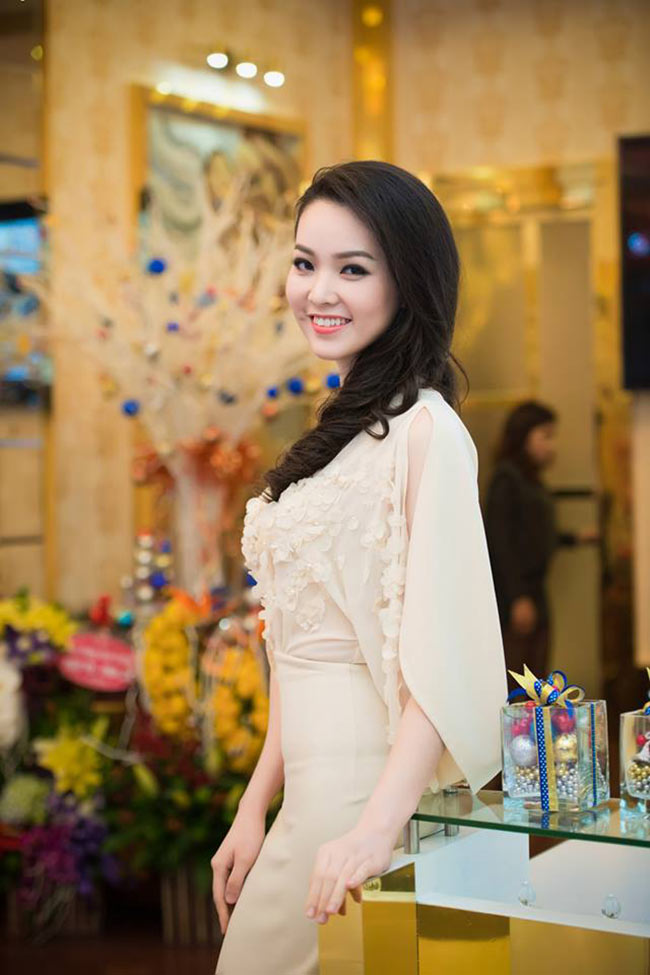 Những nàng á hậu & quot;nổi như cồn & quot; vì mặc đẹp