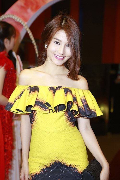 diem my 9x goi cam hon sau khi chia tay ban trai dai gia - 1