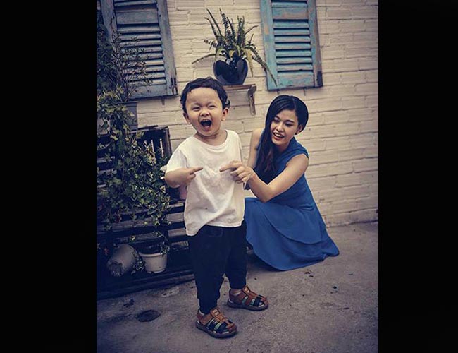 & quot;Hoàng tử tóc xù & quot; cực đáng yêu của Trương Quỳnh Anh