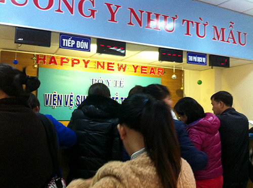 mua dich den, vat va xep hang cho tiem phong cho con - 5