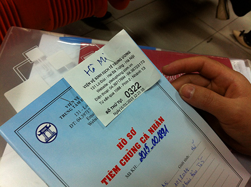 mua dich den, vat va xep hang cho tiem phong cho con - 7