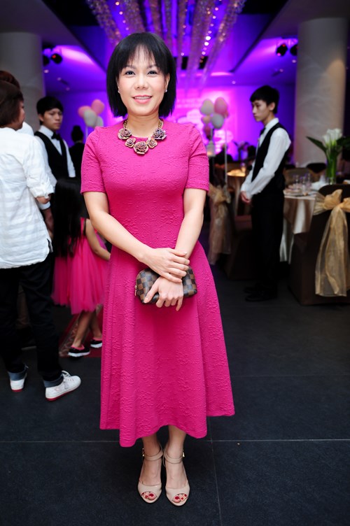 vo gia bao vai tran xinh dep mung con gai day thang - 13
