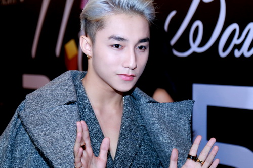 son tung m-tp gay chu y voi moi hong chum chim - 5