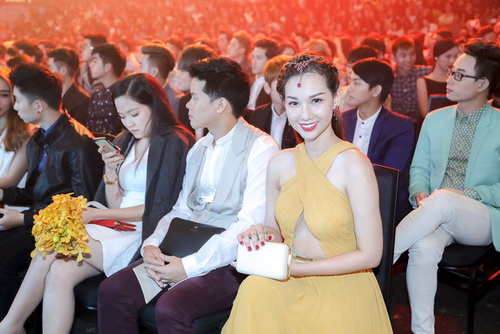 "loan nhip tim" truoc ve quyen ru cua mc quynh chi - 17
