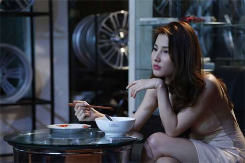 hai con jennifer pham than thiet om nhau ngu - 6