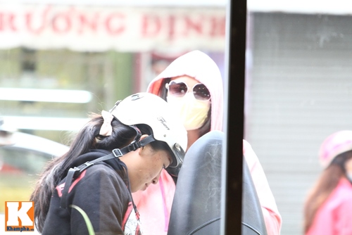 hh diem huong gian di ngoi xe may di mua hoa tet - 7