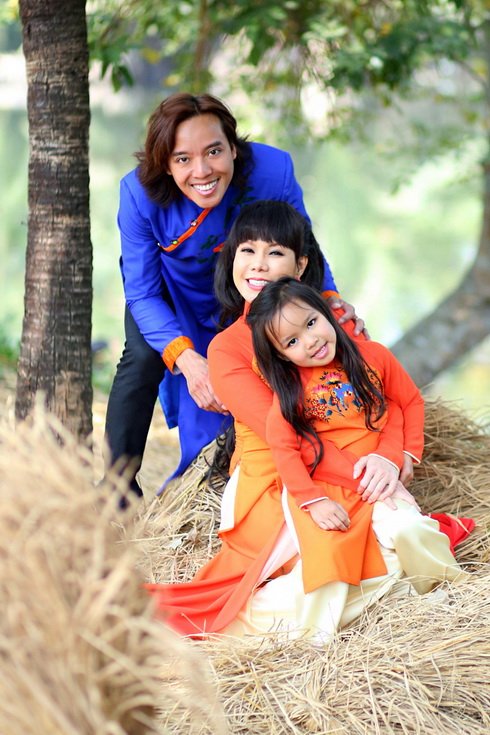gia dinh viet huong, thuy hanh, binh minh mac ao dai du xuan - 3