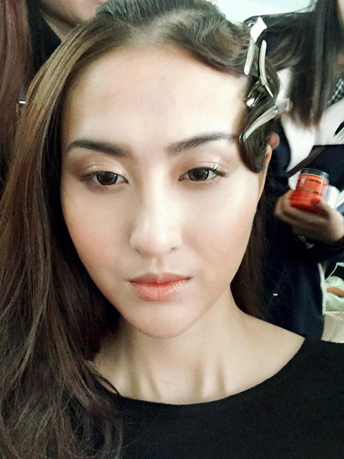 hot girl ha lade tranh thu lam toc don tet - 1