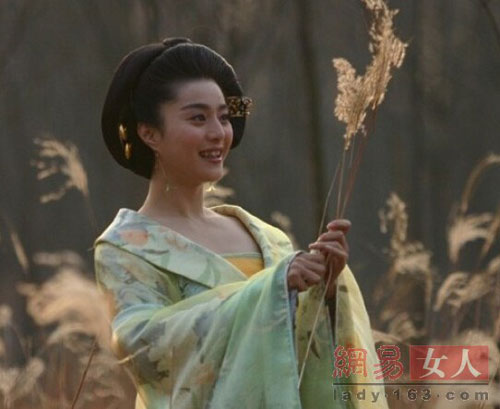 ngam lai my nhan the gioi thoi con rang tho - 12