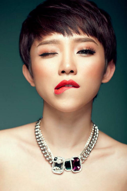 toc tien: "toi dang choi mot van co o que nha" - 2