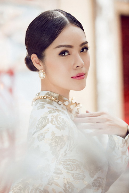 "ngo ngang" vi duong cam lynh dep tua ha tang - 7