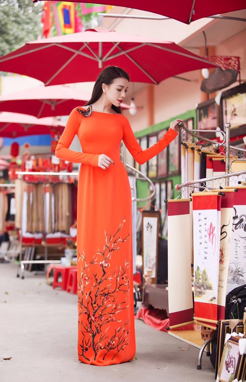 tra ngoc hang dien ao dai dao pho mua xuan - 13