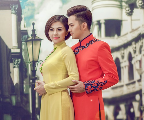 van trang dien ao dai e ap ben canh nam cuong - 4