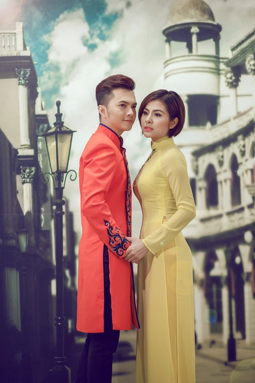 van trang dien ao dai e ap ben canh nam cuong - 2