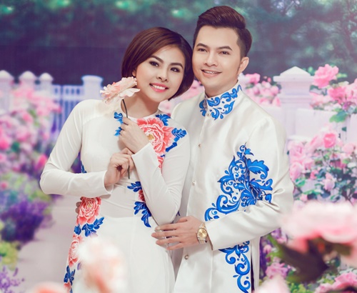 van trang dien ao dai e ap ben canh nam cuong - 6