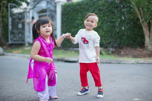 em gai thanh thao dua con trai dao pho xuan - 9